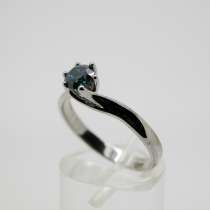 Золотое кольцо с синим бриллиантом 0.52 карата., в Москве