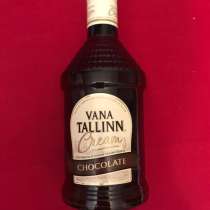 Большая бутылка от ликера Vana Tallinn, в Москве