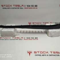 З/ч Тесла. Задний молдинг (плавник) защиты двигателя правый, в Москве