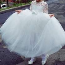 Красивое платье для 7-8 летней девочки, в хорошем состоянии, в Владивостоке