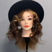 Шляпа, в Москве