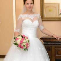 Кружевное пышное свадебное платье с вышивкой, в Москве