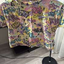 Футболка укороченная с принтом, в Волгограде