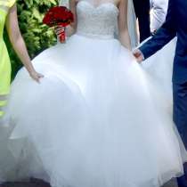 Брендовое свадебное платье, в г.Алматы
