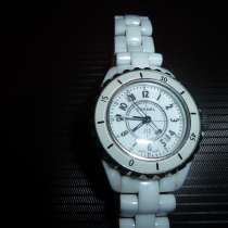Продам женские белые керамические часы, в Хабаровске