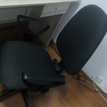 Продам офисные столы и стулья, в г.Алматы