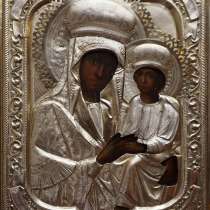 Старинный образ Матери Божией, в Санкт-Петербурге