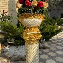 Ваза с тумбой, в Хасавюрте