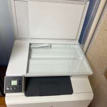 Продается МФУ HP Color LaserJet Pro M180n в отличном состоян, в Москве