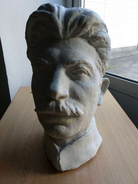 Памятник В. И. Ленину, бюст Ленина и Сталина, голова барана в Санкт-Петербурге фото 5