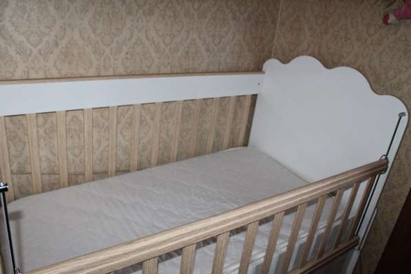 Продаю детскую кроватку (трансформер) в фото 3