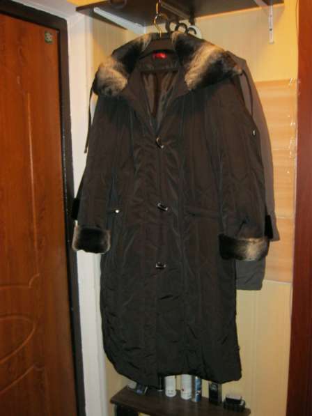 Демисезонное пальто с капюшоном размер 50-52