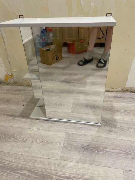 Продам полку в ванную с зеркалом в Чите