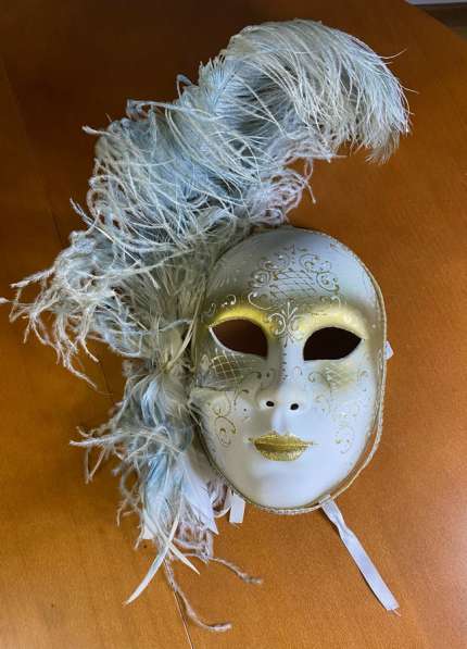 Венецианская карнавальная маска