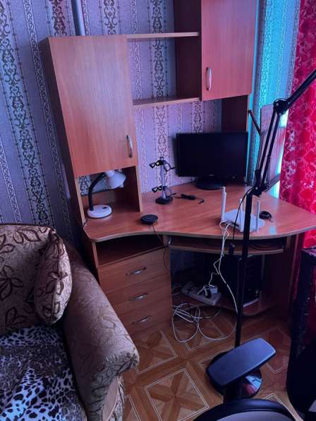 Продается стол