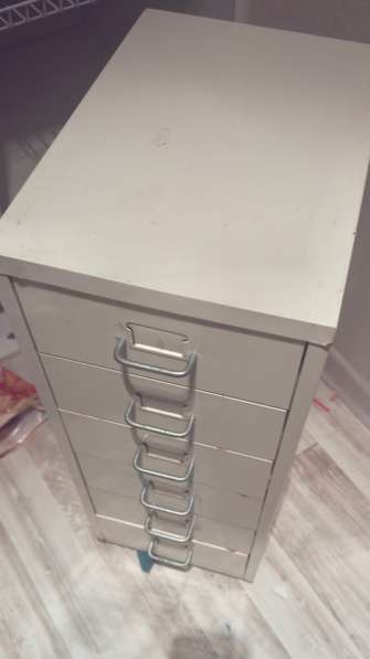 Тумба металлическая