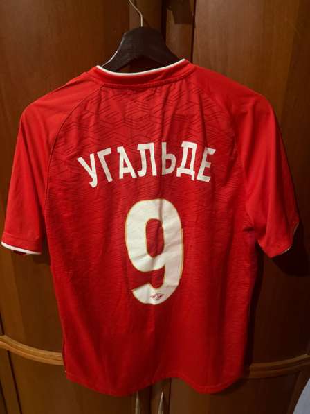 Спортивная футболка в Москве