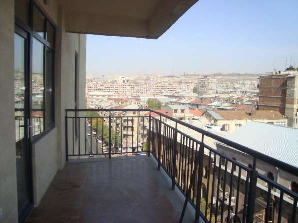 Ереван,3-комнатная квартира в центре города, новостройка в фото 8