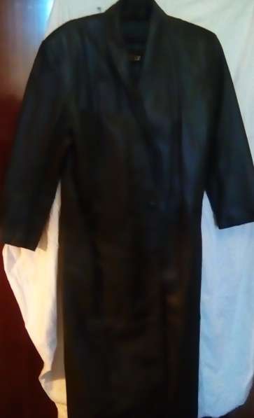 Пальто из натуральной кожи, цвет темно-зеленый, размер 44-46