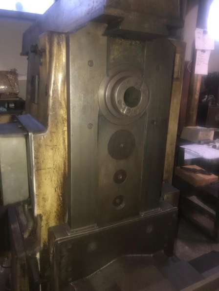 Горизонтально-фрезерный станок 6Р83 в Москве фото 14