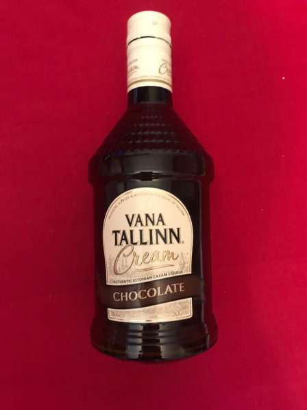 Большая бутылка от ликера Vana Tallinn