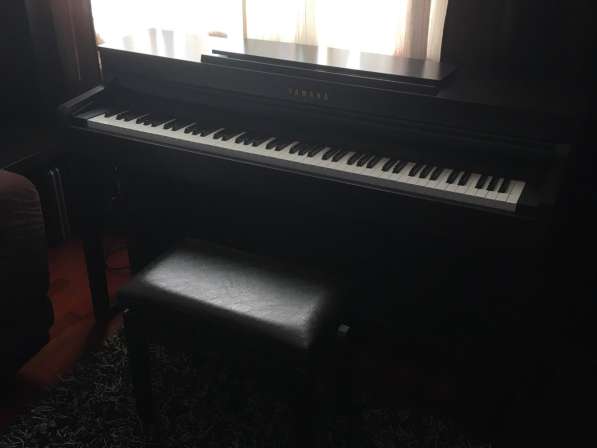 Продается электронное пианино Yamaha CLP-440R
