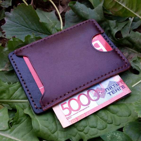 Компактный кожаный кошелёк кардхолдер в фото 4
