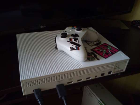 Игровая консоль MICROSOFT Xbox One в фото 4