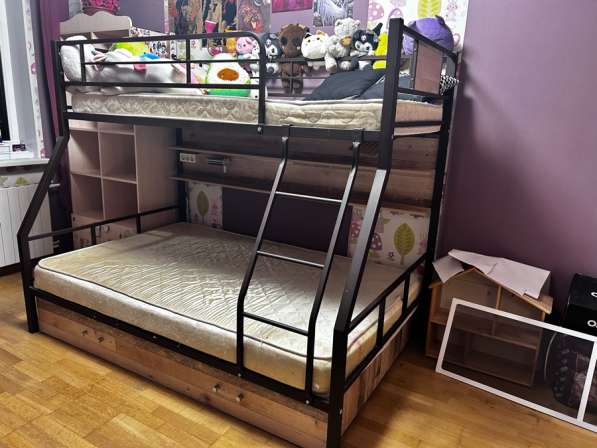 Двухъярусная кровать