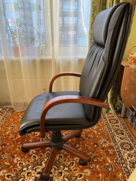 Продаю кресло руководителя в Всеволожске
