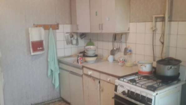 Продам двухкомнатную квартиру в Воскресенске. Жилая площадь 53 кв.м. Этаж 2. Дом панельный. 