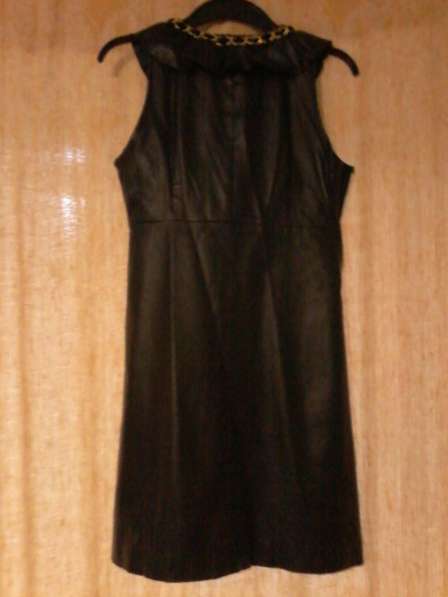Дёшево продам красивое чёрное платье(кожзам) в хорошем сост!