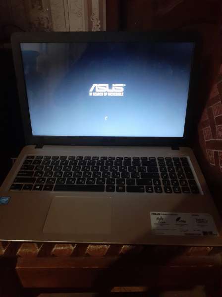 Ноутбук ASUS