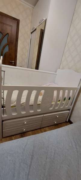 Детская кроватка в идеальном состоянии в фото 3