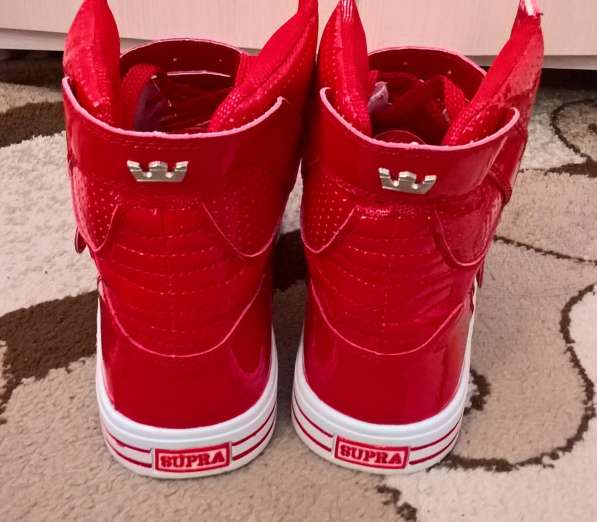 Продам новые кроссовки supra в Перми фото 4