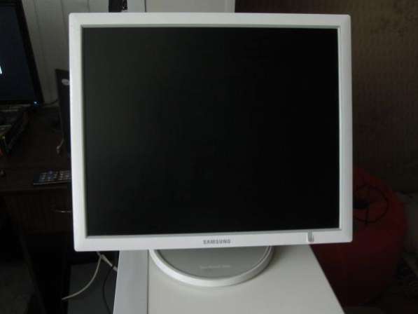 Монитор Samsung SyncMaster 960BF (19 дюймов) Белый