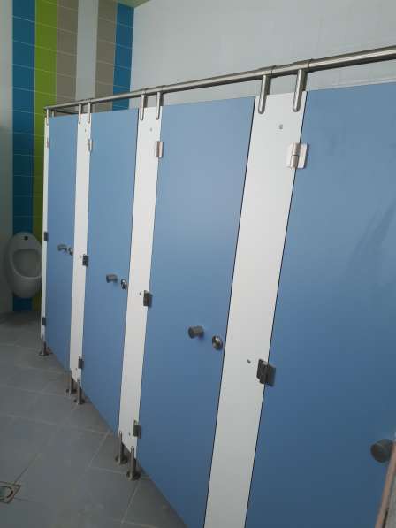 Туалетные сантехнические перегородки, пластик панели HPL в Москве фото 15