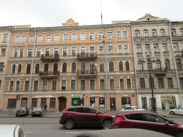 Удивительной красоты 3-х к.квартира 120 кв.м. на Невском пр. в Санкт-Петербурге