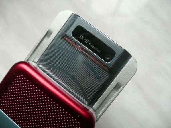 Новый Sony Ericsson W760i (оригинал) в Москве фото 3