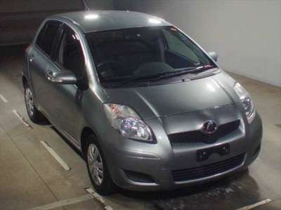 автомобиль Toyota Vitz 2011, продажав Омске в Омске фото 3