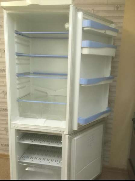 Холодильник полностью работающий