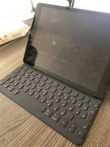 Чехол-клавиатура Apple Smart для iPad(2019) и iPad Air(2019) в Кемерове фото 5
