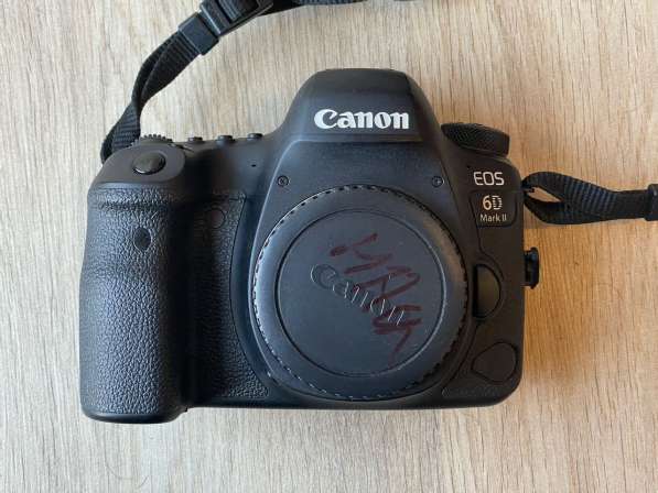 Used Canon 6d Mark II Body в фото 7