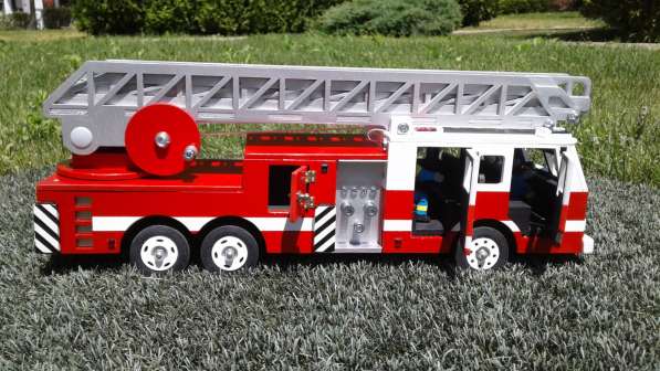 Продам игрушечную пожарную машину в Краснодаре фото 4