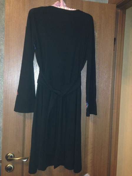 Черное платье с вышивками от george р.14 xl в 