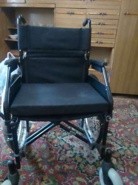 Продам инвалидную коляску домашнию в фото 3