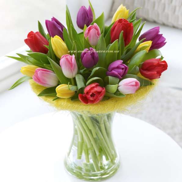 Тюльпаны к 8 марта доставка на офис в фото 3