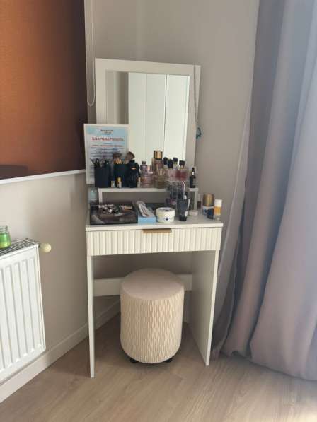 Макияж стол новый