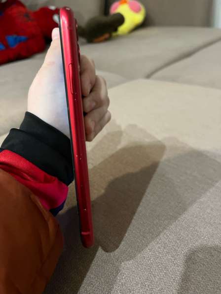 IPhone 11 в неплохом состояние в Санкт-Петербурге