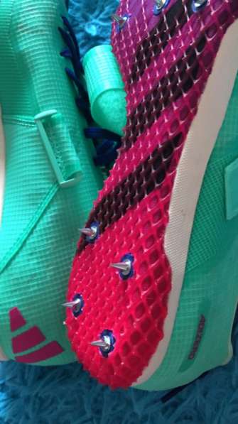 Спортивная обувь в 